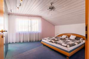 GELEGENHEIT: FAMILIENGLÜCK IN SCHWIEBERDINGEN! Modernisierte DHH mit ELW & vielen Extras! – Die vollständige Adresse der Immobilie erhältst du vom Anbieter., 71701 Schwieberdingen – Vorschaubild 12