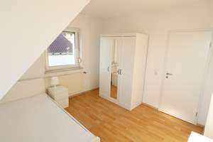 Schönes möbliertes WG-Zimmer in einer 3er WG in Stuttgart-Zuffenhausen – Die vollständige Adresse der Immobilie erhältst du vom Anbieter., 70439 Zuffenhausen-Frauensteg, Stuttgart – Vorschaubild 5