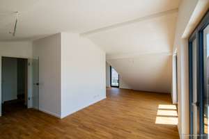 Sonnig und gemütlich in ruhiger Lage - 3 Zimmer Dachgeschosswohnung ab sofort zu vermieten – Ulfilasstraße 29 d, 81739 Waldperlach, München – Vorschaubild 5