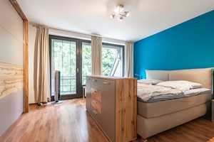 Teilmöbliertes Split-Levenhaus mit Balkon und Terrasse in ruhiger und zentraler Wohnlage – Hamburg – Vorschaubild 8