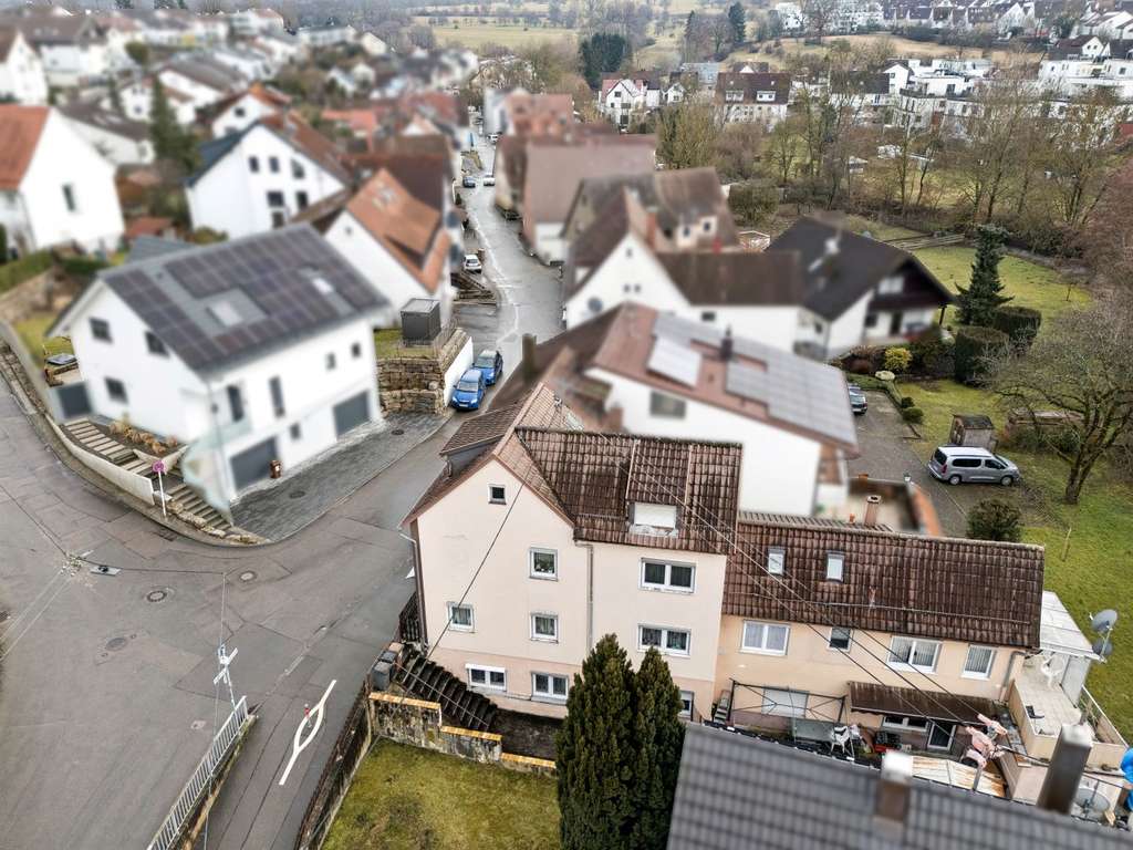 Immobilie in Neuhausen auf den Fildern - Hier kann man sich austoben: Ein- oder Zweifamilienhaus auf 4 Etagen in Neuhausen - Bild 1