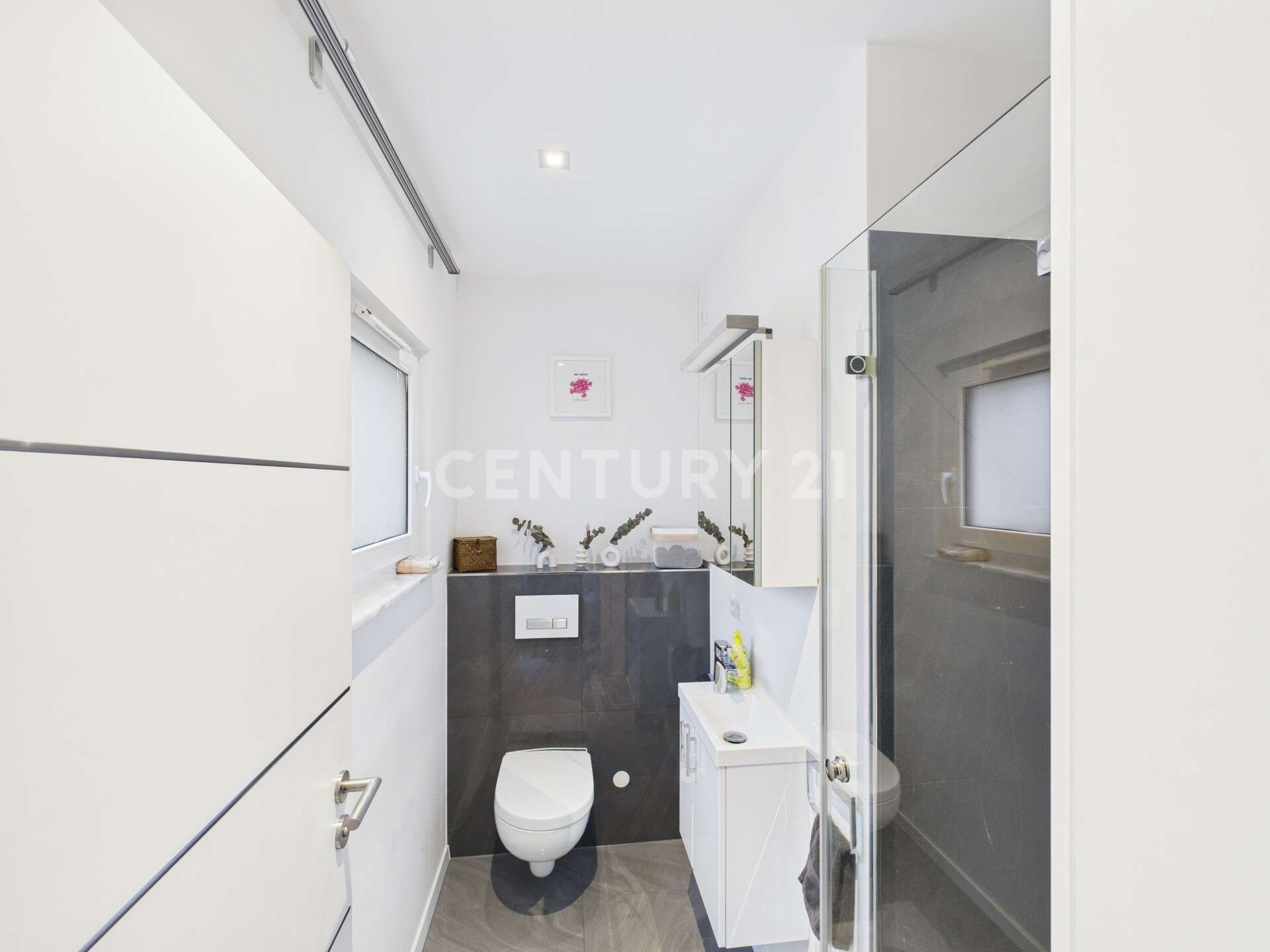 Immobilie in Schnaitsee - Luxuriös. Lichtdurchflutet. Großzügig. Ein Zuhause mit Wow-Effekt. - Bild 3