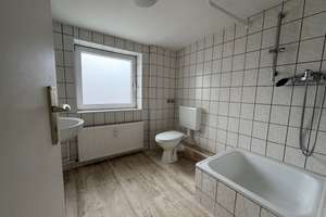 Charmante 2-Zimmer-Dachgeschosswohnung in ruhiger Innenhoflage – Blocksberg 11b, 24103 Damperhof, Kiel – Vorschaubild 4