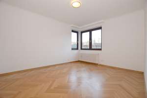 Großzügig wohnen zu zweit – 111 m² Endetage mit sonnigen Räumen, Dachterrasse mit Freiblick sowie TG – Die vollständige Adresse der Immobilie erhältst du vom Anbieter., 22359 Volksdorf, Hamburg – Vorschaubild 9