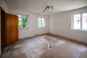 Property thumbnail 24