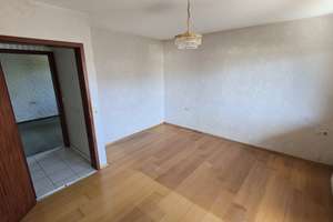 Gepflegtes Zweifamilienhaus mit Doppelgarage und großem Garten – Die vollständige Adresse der Immobilie erhältst du vom Anbieter., 71554 Weissach im Tal – Vorschaubild 13