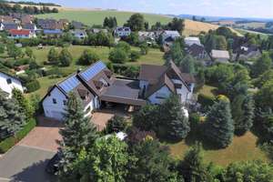 Wunderschönes repräsentatives Haus mit Nebengebäude im Vogtland – Die vollständige Adresse der Immobilie erhältst du vom Anbieter., 8606 Oelsnitz/Vogtland – Vorschaubild 2