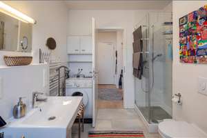 Möbliert: Großzügige 2-Zimmer Wohnung mit Einzelstellplatz – 81925 Oberföhring, München – Vorschaubild 7