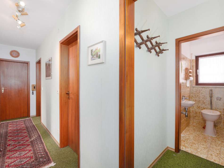 Separates WC, Garderobe und Fl