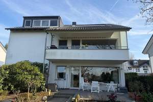 Sehr schöne  Wohnung im 1. OG  in Düsseldorf mit Blick ins Grüne!!!!