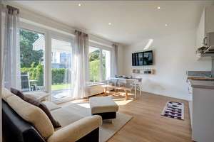 Möbliert: Gartenwohnung mit sehr schöner Terrasse in Forstenried  – Die vollständige Adresse der Immobilie erhältst du vom Anbieter., 81476 Forstenried, München – Vorschaubild 1