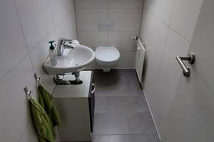 Helle 3,5-Zimmer-Dachgeschosswohnung mit Balkon und Alpenblick in Elchingen – Die vollständige Adresse der Immobilie erhältst du vom Anbieter., 89275 Elchingen – Vorschaubild 5