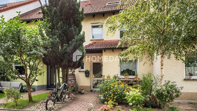 Wohnqualität auf drei Ebenen – Reihenhaus mit Garten, Terrasse und Garage - Erbpacht vorhanden