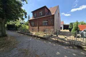 Grundstück mit Bestandsgebäuden und Scheune - großzügiges Baugrundstück für EFH oder DHH in Potsdam