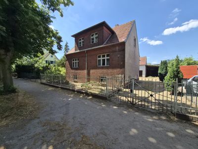 Grundstück mit Bestandsgebäuden und Scheune - großzügiges Baugrundstück für EFH oder DHH in Potsdam