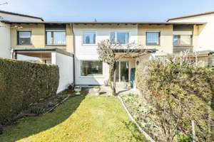 Gepflegtes Reihenmittelhaus mit nahezu uneinsehbarem Garten und Tiefgaragen-Einzelstellplatz – Die vollständige Adresse der Immobilie erhältst du vom Anbieter., 81929 Englschalking, München – Vorschaubild 2