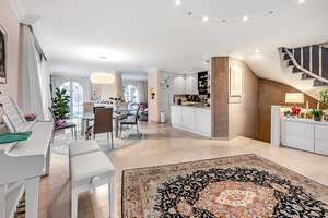 Außergewöhnliche Doppelhaushälfte mit Einliegerwohnung, Sauna und Kamin! – Die vollständige Adresse der Immobilie erhältst du vom Anbieter., 42651 Solingen-Mitte, Solingen – Vorschaubild 5