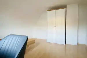 *3er-WG* Frisch renoviertes & möbliertes Haus in Hochschulnähe – Pforzheim – Vorschaubild 1