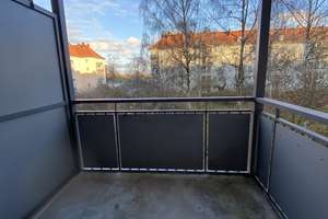 Rohdiamant im Grünen wartet auf Ihre Umgestaltung - 3 Zimmer Wohnung mit Dielen und Balkon – Grazer Damm 133, 12157 Schöneberg, Berlin – Vorschaubild 9