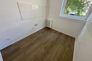 Frisch renovierte 2,5 Zimmer-Wohnung mit Balkon und Tageslichtbad mit Wanne – 23554 Sankt Lorenz Nord, Lübeck – Vorschaubild 16