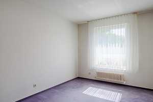 Modernes Reihenhaus mit Garten und Garage in ruhiger Lage – Reutlingen (Kreis) – Vorschaubild 12