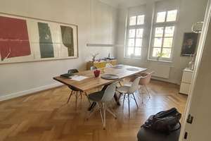 Großzügige und helle 3-Zimmer Altbau-Wohnung in Rheinnähe in Oberkassel