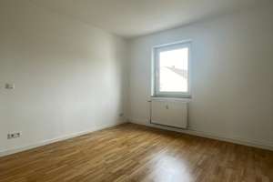 Helle 2-Zimmer-Wohnung im 4. OG ohne Aufzug in St. Leonhard! – Heinrichstr. 24, 90439 St. Leonhard, Nürnberg – Vorschaubild 4