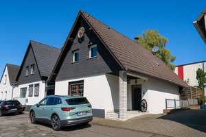 Aus Alt mach Neu! Freistehendes Einfamilienhaus mit großem Garten in Mettmann  – Die vollständige Adresse der Immobilie erhältst du vom Anbieter., 40822 Mettmann – Vorschaubild 1