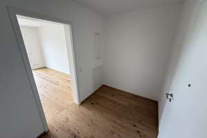 Erstbezug Neubau für Studierende | Domblick | Echtholzparkett | 7 Min. zur Uni – Otto-Hahn-Straße 40, 93053 Galgenberg, Regensburg – Vorschaubild 2