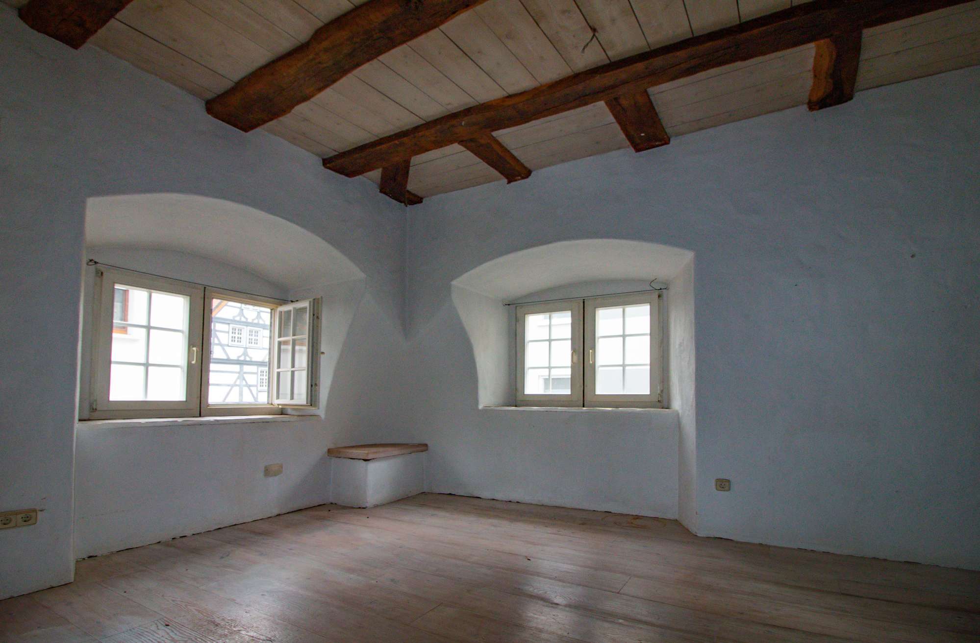 Immobilie in Hayingen - Großzügiges Denkmalobjekt mit Potenzial – Teilrenoviert und bereit für Ihre Visionen! - Bild 1