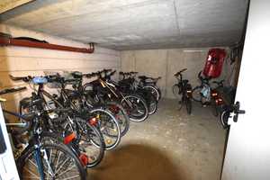 Charmante 3-Zimmer-Maisonettewohnung mit Terrasse und großzügiger Raumhöhe – Stuttgart – Vorschaubild 17