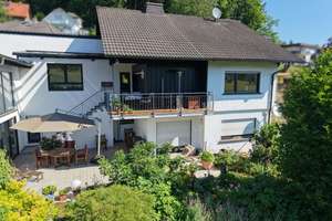 Zeitlose Eleganz trifft moderne Architektur – Ein Zuhause mit vielen Möglichkeiten
 – Die vollständige Adresse der Immobilie erhältst du vom Anbieter., 53547 Hausen (Wied) – Vorschaubild 2