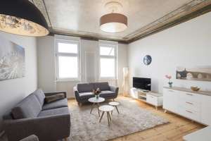 Voll möblierte 4-Zimmer-Altbauwohnung in ruhiger Zentrumslage