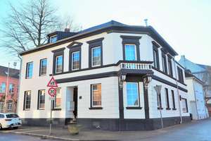 ++ Modernisiertes 3- bzw. 4 - Familienhaus mit viel Historie in bester Bedburger Lage! – Die vollständige Adresse der Immobilie erhältst du vom Anbieter., 50181 Bedburg – Vorschaubild 1