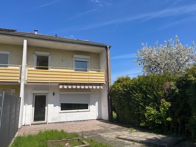 Eckhaus für Heimwerker - mit sehr großzügigem Garten