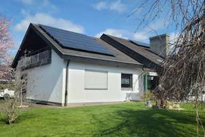 Einfamilienhaus mit großem Garten und Doppelgarage in zentraler Lage von Sontheim an der Brenz – Goethestraße 21, 89567 Sontheim an der Brenz – Vorschaubild 2