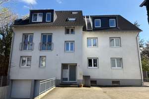 Perfekt für Familien: 4-Zimmer-Maisonette mit Garten, Garage & Haus-im-Haus-Charakter