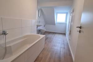 Top sanierte DG-Wohnung im Herzen der Stadt – ab sofort verfügbar – Philadelphiastr. 64-66, 47799 Cracau, Krefeld – Vorschaubild 3