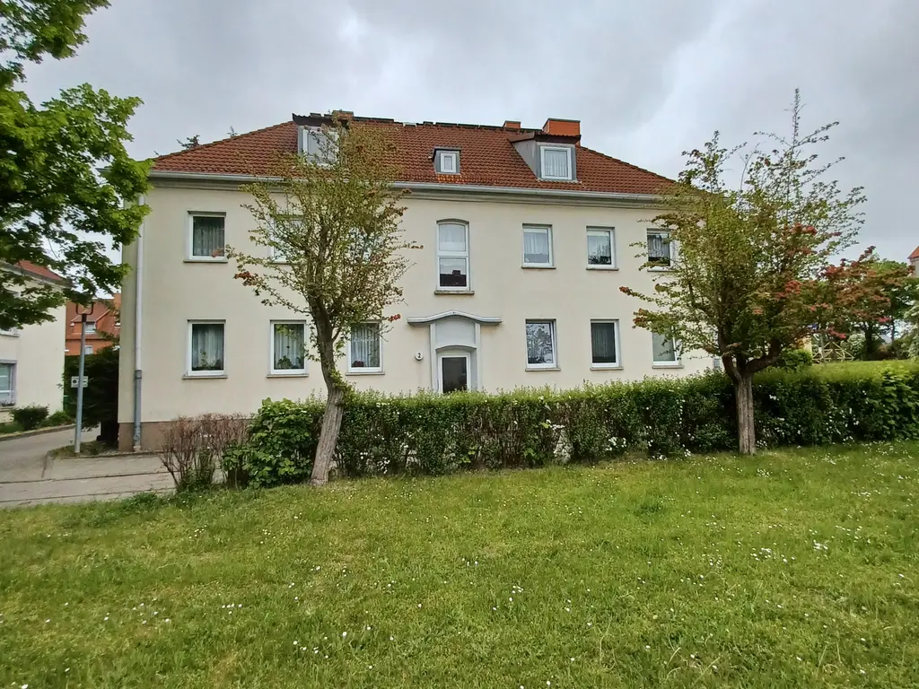 Drei-Zimmer-Wohnung mit Stellplatz zu verkaufen