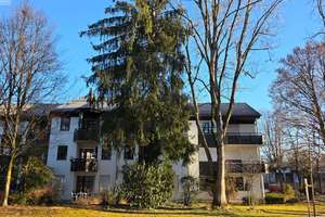 2-Zimmer-Wohnung mit Balkon in schöner Grünanlage