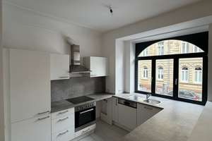 Großzügiges Wohnen mit Stil: 77 m² Traumwohnung mit Rundbogenfenstern – Weimarstraße 11, 70176 Feuersee, Stuttgart – Vorschaubild 3