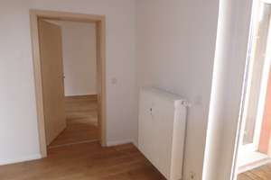 Schick, schick!!! - Tolle 2-Raum mit Balkon, Laminat, Bad mit Fenster... – Carl-von-Ossietzky-Str. 42b, 9126 Lutherviertel, Chemnitz – Vorschaubild 3