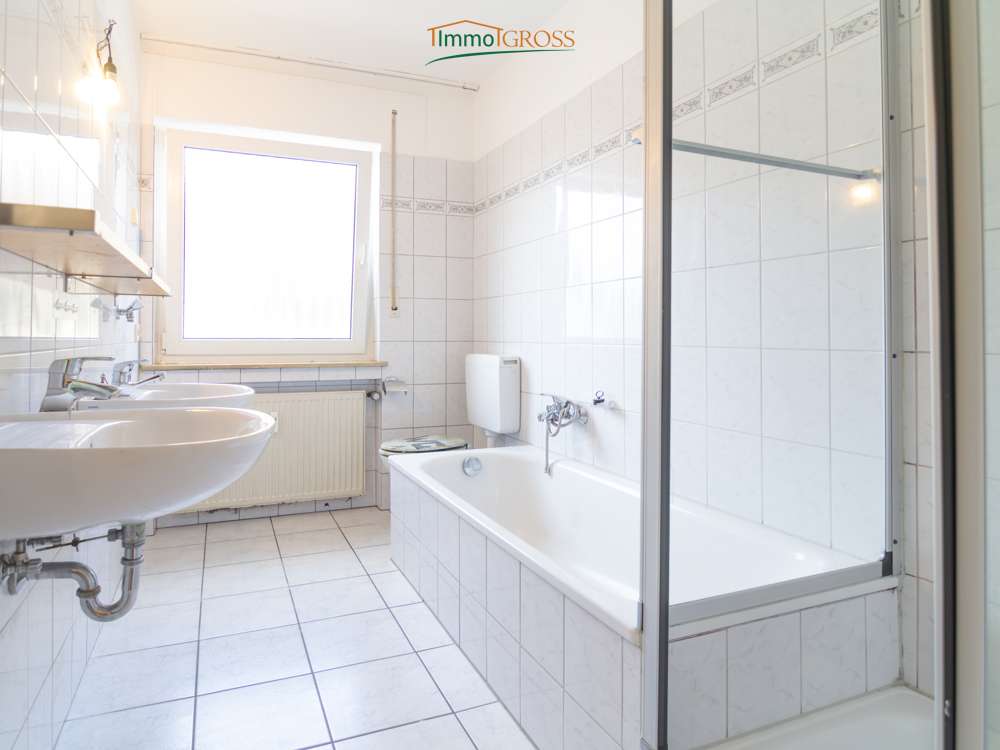 Immobilie in Rümmingen - Gepflegtes Mehrfamilienhaus mit großem Garten und drei Wohneinheiten in ruhiger Lage von Rümmingen - Bild 2