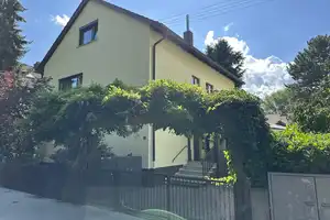 Attraktives 3-Familienhaus – vielseitig nutzbar für Familien oder Investoren – Karlsruhe – Vorschaubild 1