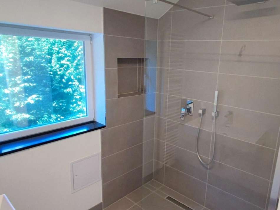 Bad mit Dusche