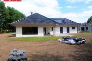 Moderner Neubau-Winkelwalmdachbungalow mit unverbaubarem Blick in Südlage – Emsland (Kreis) – Vorschaubild 4
