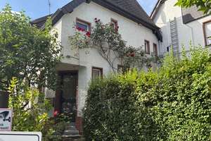 Kleines Eckhaus  in 47226 Duisburg-Rheinhausen
"Margarethen-Siedlung" DENKMALGESCHÜTZT – Die vollständige Adresse der Immobilie erhältst du vom Anbieter., 47226 Hochemmerich, Duisburg – Vorschaubild 1