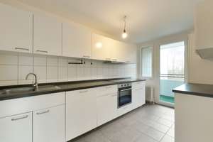 Helle 3,5 Zimmer-Wohnung mit 2 Balkonen in ruhiger Waldrandlage – Frankfurter Straße 20, 72760 Reutlingen-Mitte, Reutlingen – Vorschaubild 8