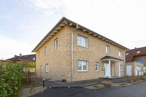 NEUWERTIG! Großes Einfamilienhaus mit fertiger Außenanlage und Garage - direkt bezugsfrei! – Die vollständige Adresse der Immobilie erhältst du vom Anbieter., 53783 Eitorf – Vorschaubild 57
