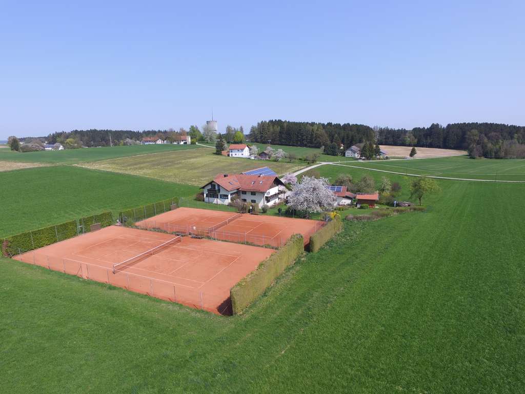 Immobilie in Bodenkirchen - ... traumhaft ruhige Alleinlage - Anwesen mit 330m² + Nebengebäuden auf ca. 7.000m² Grund ... - Bild 1